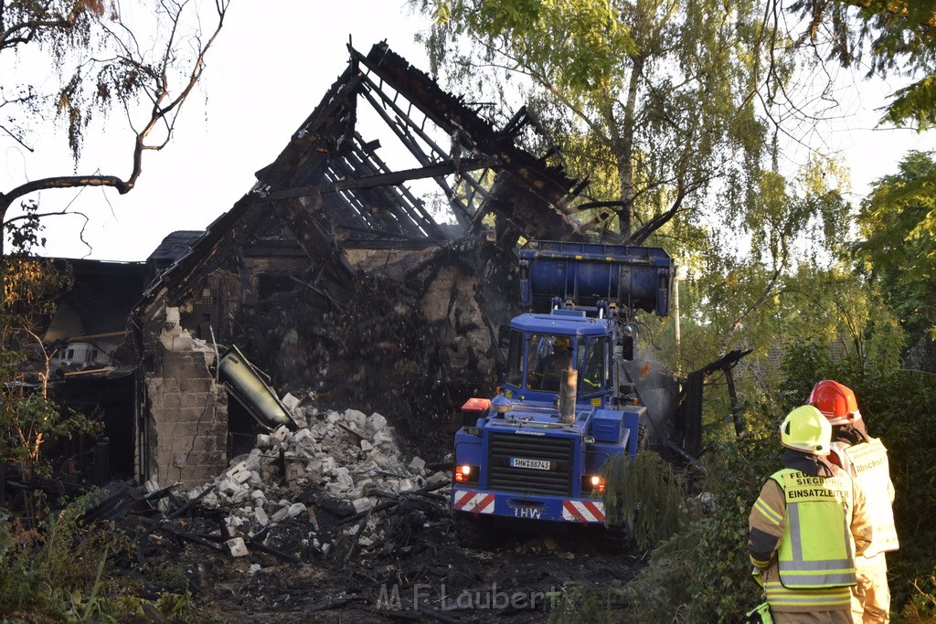 Grossfeuer Einfamilienhaus Siegburg Muehlengrabenstr P1024.JPG - Miklos Laubert